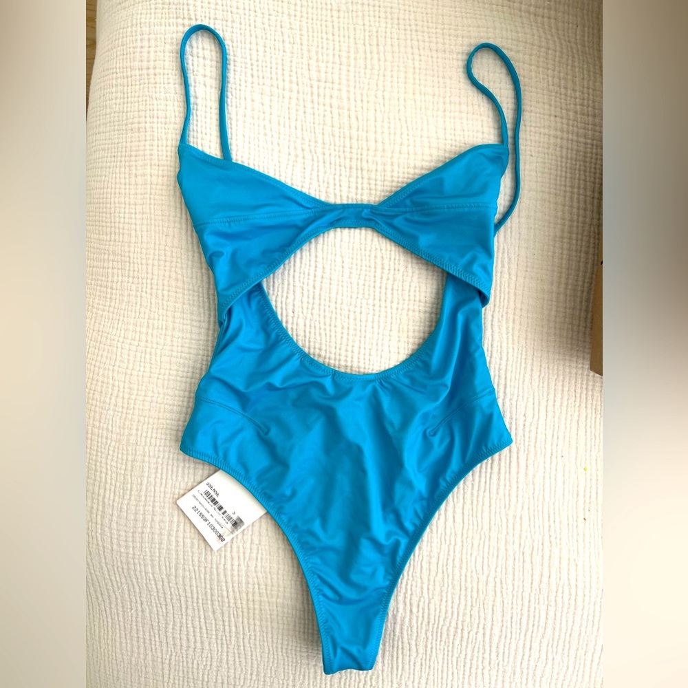 Jacqumus blue swimsuit: brand new